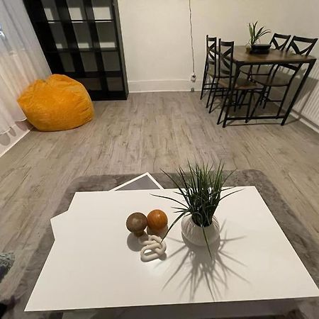 Stunning 2 Bedroom On Tower Bridge Londra Exterior foto