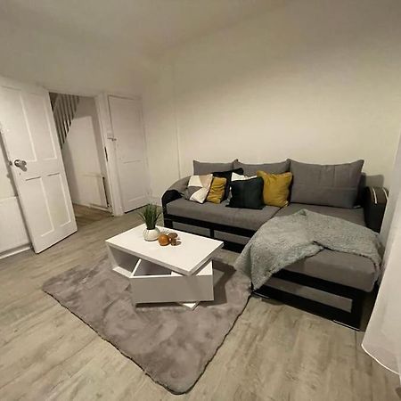 Stunning 2 Bedroom On Tower Bridge Londra Exterior foto